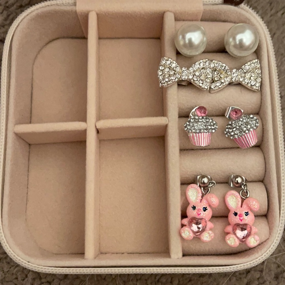 set of 4 earrings